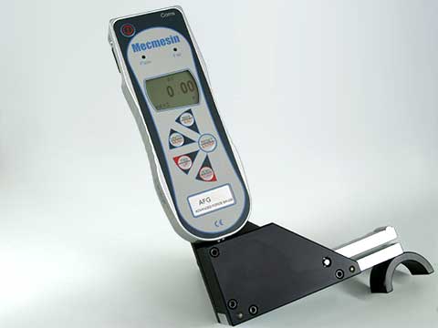 A force gauge rated to the expected loads maximises accuracy